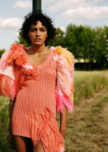 Lade das Bild in den Galerie-Viewer, FRINGE VEST short  // Rosa / peach
