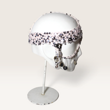 Lade das Bild in den Galerie-Viewer, CROCHET HEADPIECE /Mask  metal beads (Kopie)
