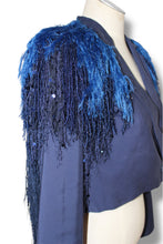 Lade das Bild in den Galerie-Viewer, CROPPED FRINGE BLAZER // NIGHT BLUE

