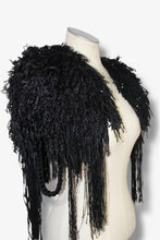 Lade das Bild in den Galerie-Viewer, FRINGE COLLAR // BLACK
