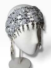 Lade das Bild in den Galerie-Viewer, CROCHET HEADPIECE - HEADBAND - silver
