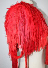 Lade das Bild in den Galerie-Viewer, FRINGE COLLAR // RED
