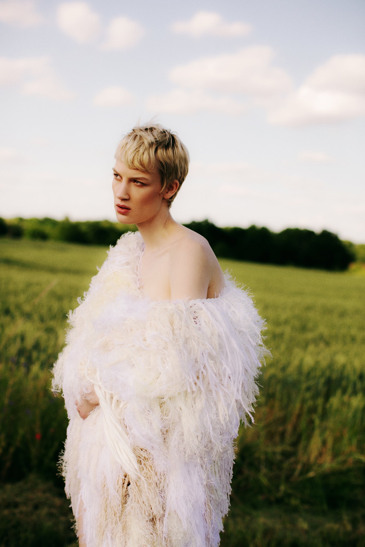 LONG FRINGE COAT  // white -creme