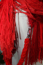 Lade das Bild in den Galerie-Viewer, FRINGE COLLAR // RED
