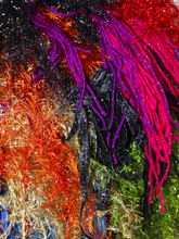 Lade das Bild in den Galerie-Viewer, FRINGE COLLAR // Glitter Rainbow
