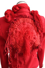Lade das Bild in den Galerie-Viewer, EMBROIDERED FRINGE BLAZER // RED
