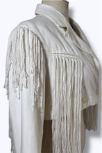 Lade das Bild in den Galerie-Viewer, EMBROIDERED FRINGE BLAZER // WHITE

