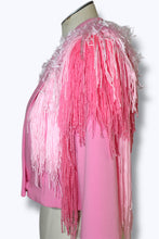 Lade das Bild in den Galerie-Viewer, CROPPED FRINGE BLAZER // PINK
