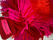 Lade das Bild in den Galerie-Viewer, FLUFF // RED PINK

