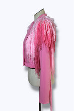 Lade das Bild in den Galerie-Viewer, CROPPED FRINGE BLAZER // PINK
