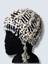Lade das Bild in den Galerie-Viewer, CROCHET HEADPIECE // silver-creme
