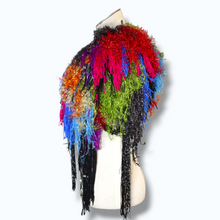 Lade das Bild in den Galerie-Viewer, FRINGE COLLAR // Glitter Rainbow
