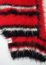 Lade das Bild in den Galerie-Viewer, BALACLAVA // FLUFFY BLACK - RED
