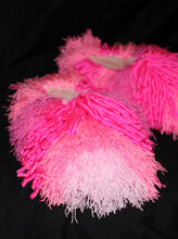 Lade das Bild in den Galerie-Viewer, FRINGE SLIPPERS // PINK
