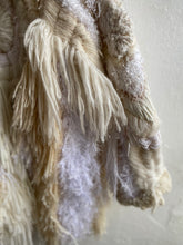Lade das Bild in den Galerie-Viewer, EMBROIDERED JACKET // creme, white
