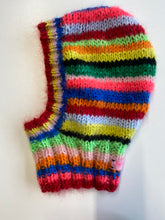 Lade das Bild in den Galerie-Viewer, BALACLAVA // multicolor stripes
