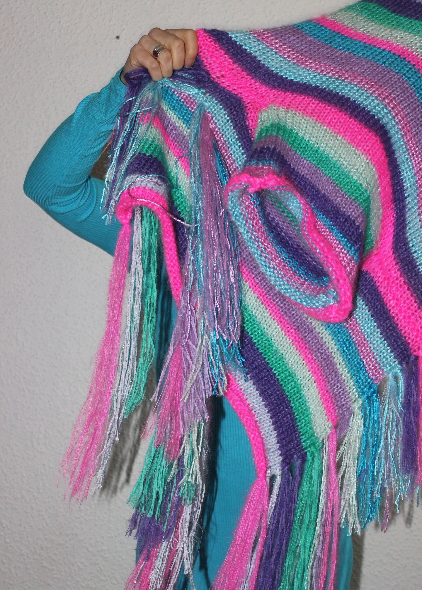 KNITTED COLLAR / SHOULDERPIECE - Bubblegum stripes