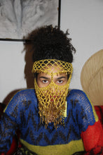 Lade das Bild in den Galerie-Viewer, #2 Golden crochet mask
